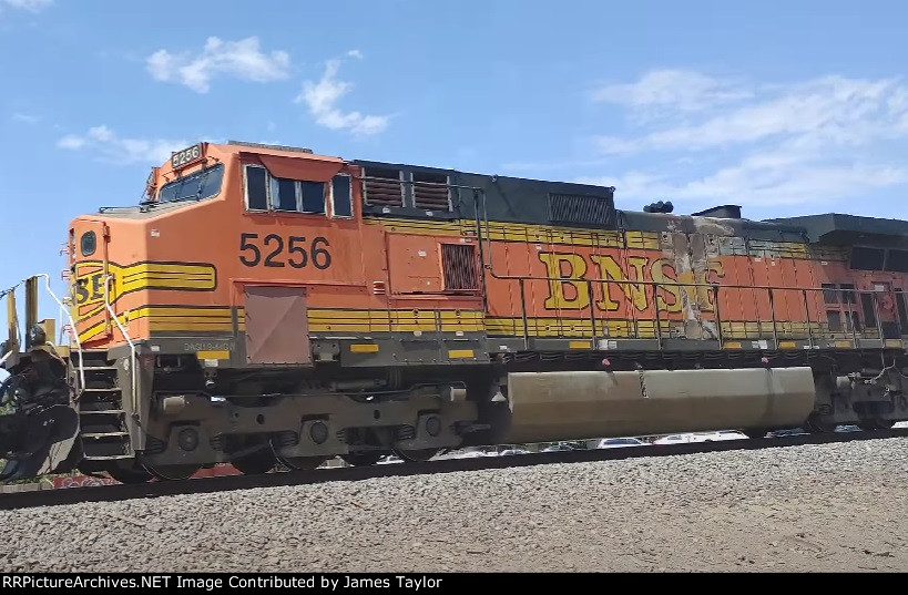 BNSF 5256